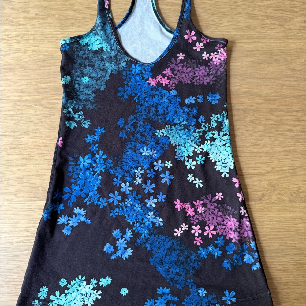 Lululemin floral Tank Top size 0